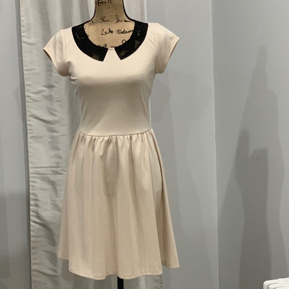 LC Lauren Conrad Dresses & Skirts - LC Lauren Conrad beige Peter Pan collar dress